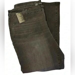 DG2 NWT Black Infinity Tri-Fit Denim Stretch Flare Leg Pull-on Jeans Fits 22-26.
